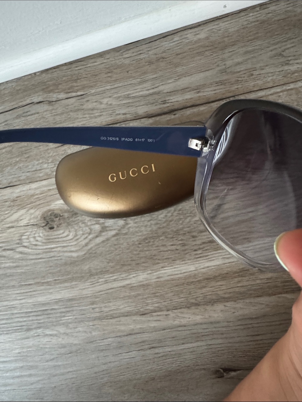 Gucci Women's Gradient Purple Oversized Sunglasses - Picture 4 of 10